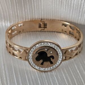 Chic Rose Gold Bracelet with Black Silhouette